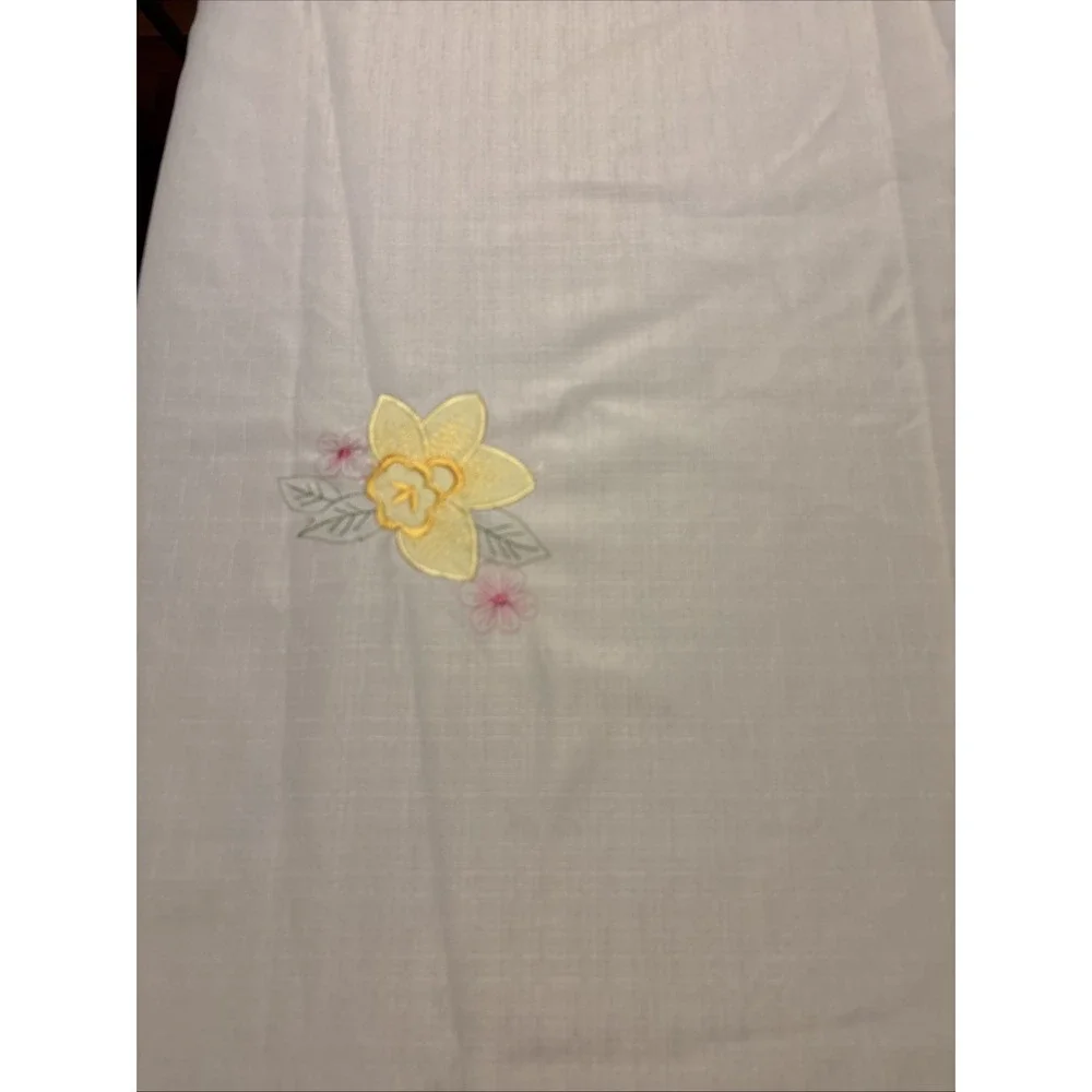 Embroidered Easter Table Cloth Poly‎ Satin Daffodils Easter Eggs 58